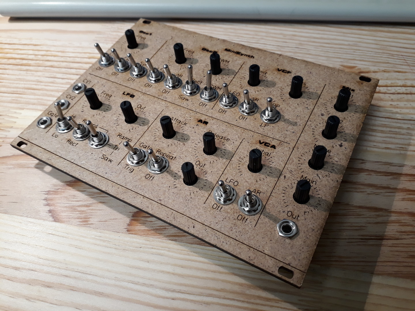 MINI XLPC THEREMIN SCI-FI SYNTH